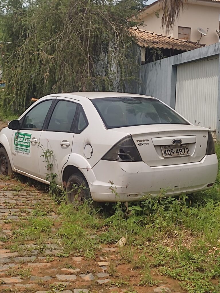 09-768x1024 "R$ 1 milhão em manutenção, mas parece que os carros estão em modo de ‘descanso eterno’!"