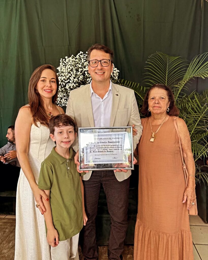 3-2-819x1024 Sessão Solene em Itaperuna Homenageia Savinho pelo Impacto na Saúde Pública