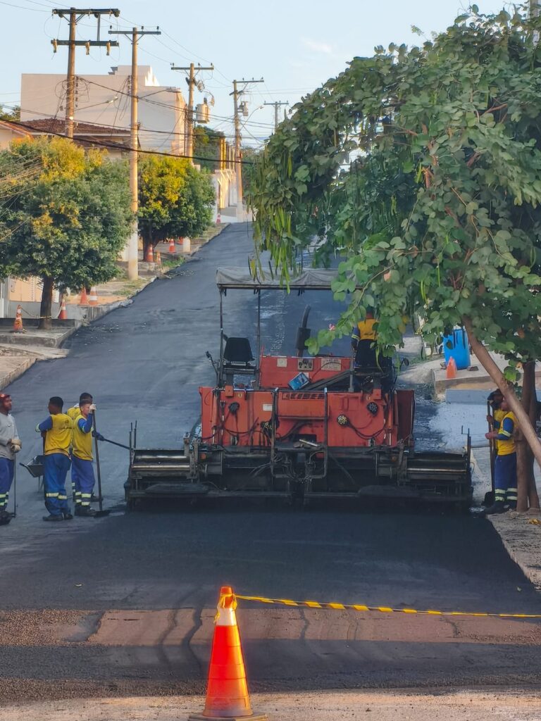 23-768x1024 A Cidade Afunda nos Buracos Enquanto o Asfalto Sobe a Ladeira da Conveniência