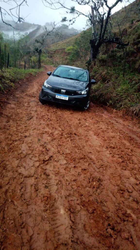 12-576x1024 Enquanto o Prefeito Brinca de TikToker, o Povo Sofre Sem Estrada, Remédio e Transporte
