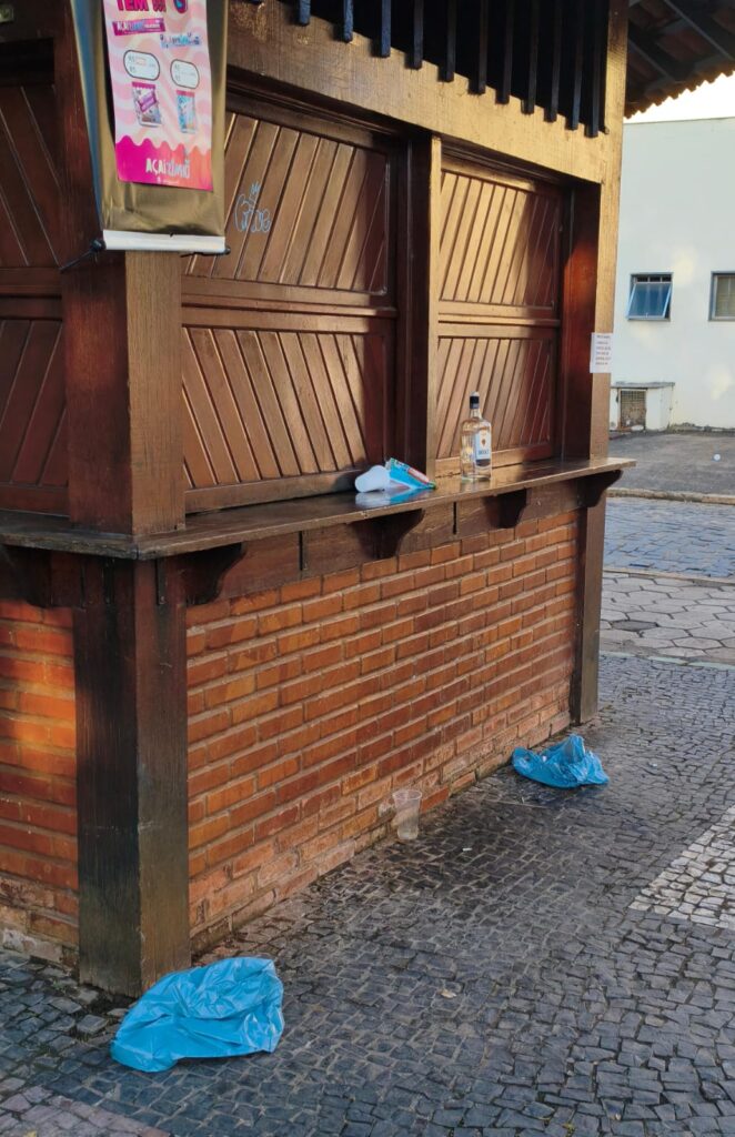 WhatsApp-Image-2026-02-01-at-08.11.35-1-662x1024 Pracinha da Bíblia: Reunião Tem, Foto Tem, Post Tem. Solução Mesmo, Ainda Não.