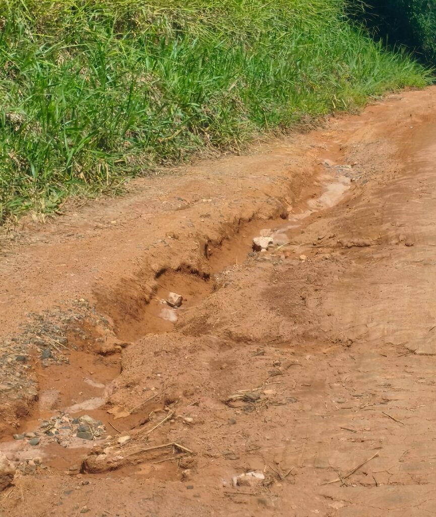 WhatsApp-Image-2026-03-24-at-07.37.51-1-1-865x1024 R$ 1,3 Milhão no Papel e Lama na Estrada: A Agricultura Que Só Funciona na Eleição