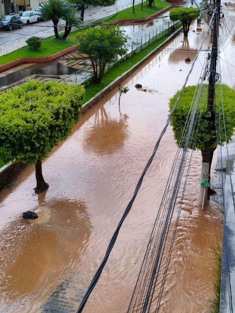 WhatsApp-Image-2026-03-25-at-18.04.30-768x1024 Temporal passa, problema fica: resposta rápida da Secretaria de Obras esbarra na falta de consciência