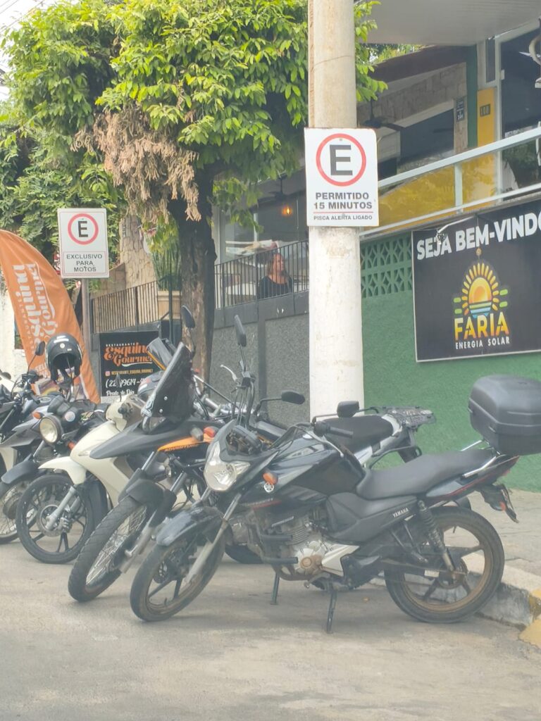 WhatsApp-Image-2026-06-30-at-13.50.48-768x1024 Estacionamento Irregular de Motos e Bicicletas Elétricas Revolta Motoristas e Comerciantes em Bom Jesus