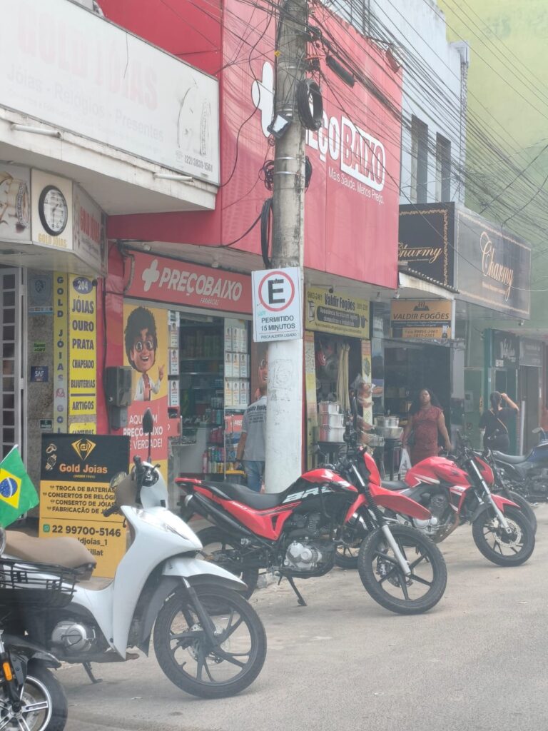WhatsApp-Image-2026-06-30-at-13.50.49-1-768x1024 Estacionamento Irregular de Motos e Bicicletas Elétricas Revolta Motoristas e Comerciantes em Bom Jesus
