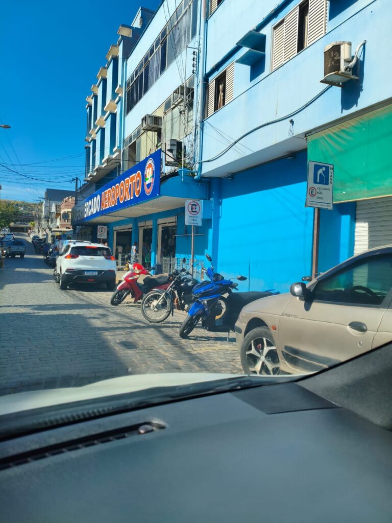 WhatsApp-Image-2026-06-30-at-13.51.07-768x1024 Estacionamento Irregular de Motos e Bicicletas Elétricas Revolta Motoristas e Comerciantes em Bom Jesus